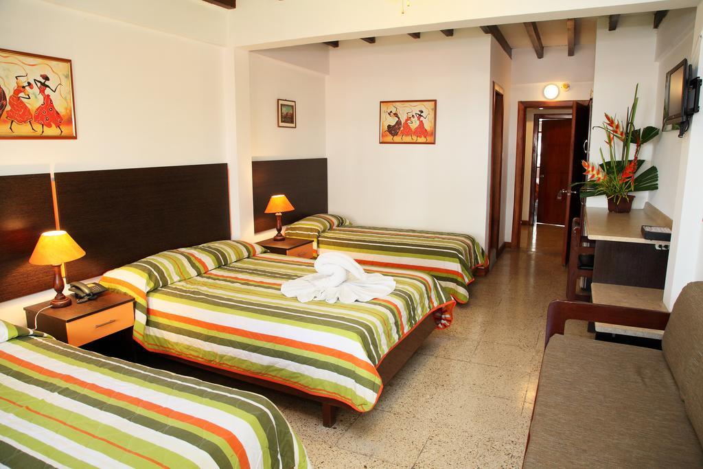 Hotel Puerto Ballesta Тонсупа Екстериор снимка