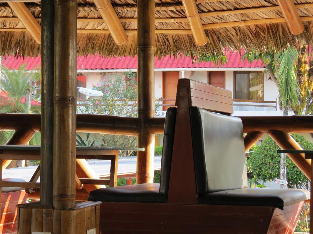 Hotel Puerto Ballesta Тонсупа Екстериор снимка