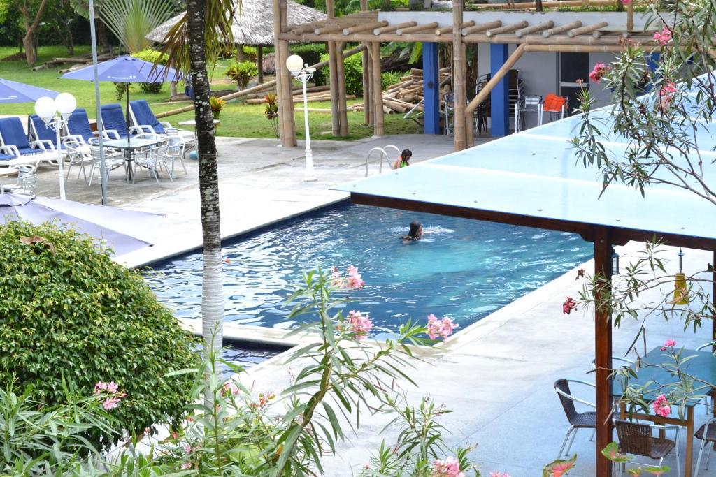 Hotel Puerto Ballesta Тонсупа Екстериор снимка